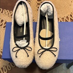 Stuart Weitzman Cream Sherpa Ballet Flats with Black Trim new in 8,5 fits 7,5